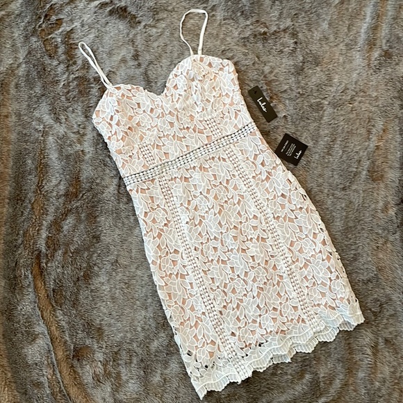 Lulus Dresses & Skirts - Lulu’s Giovanni White Lace Sleeveless Sheath Dress Large NWT